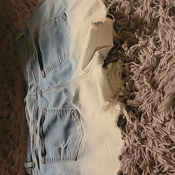 DISTRESSED DENIM SHORTS - Picture 3 of 4